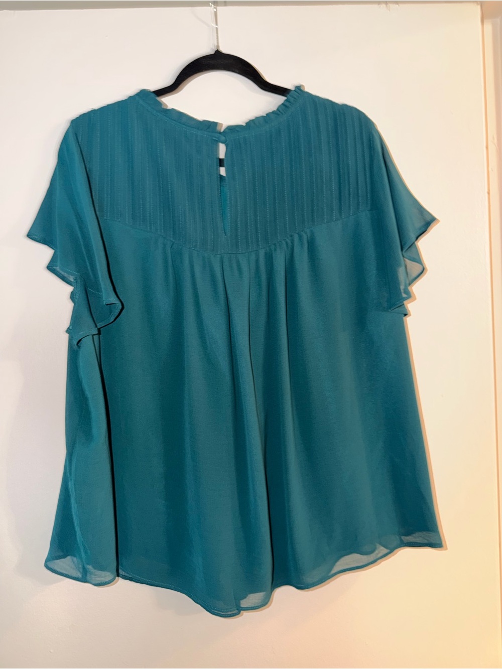 torrid Teal Ruffled Neck Flutter Sleeve Blouse - Picture 3 of 7